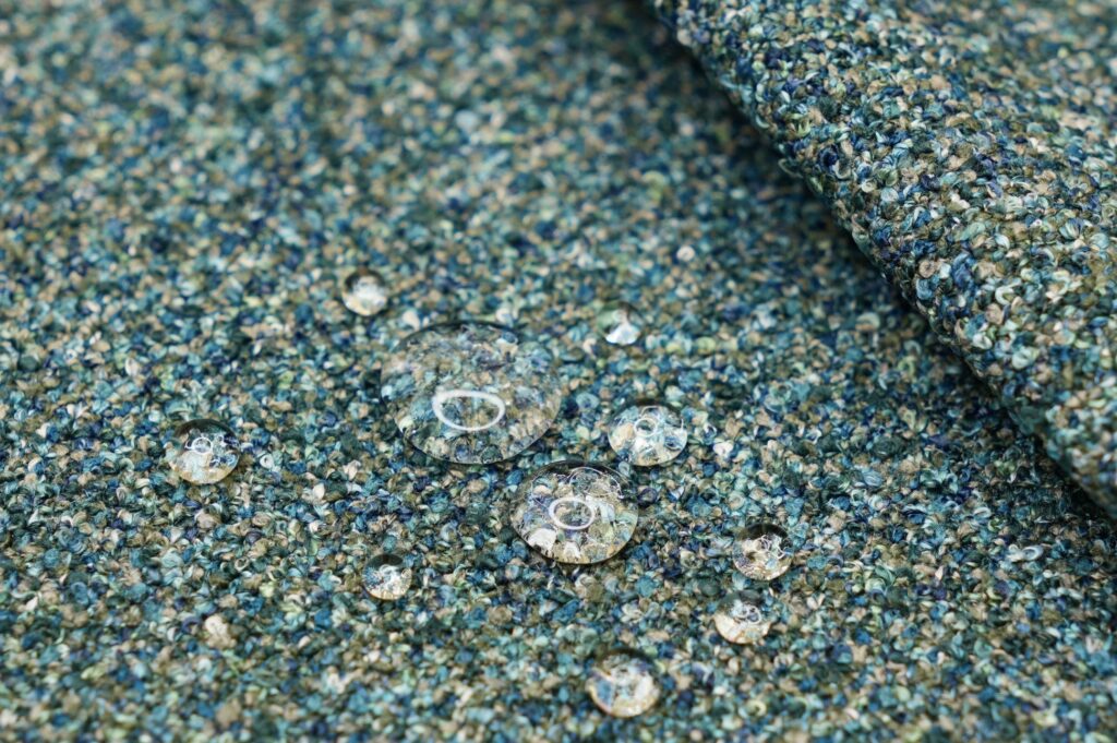 Supreen fabric with droplets